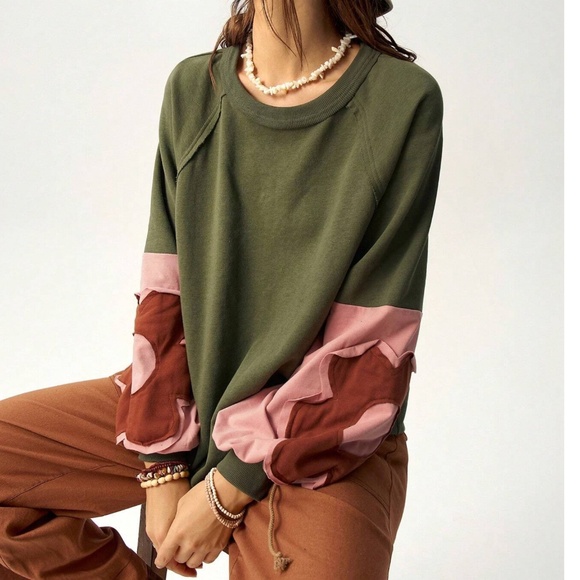 Solid Color Block Floral Patch Loose Fit Sweatshirt Top - Picture 1 of 6